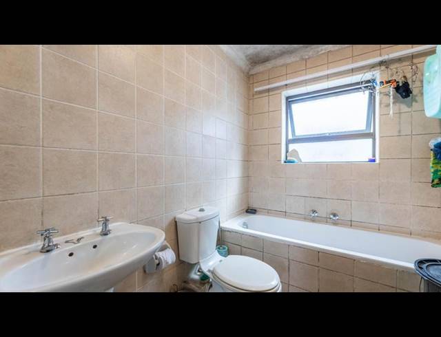 2 BEDROOM APARTMENT FOR SALE IN BRACKENFELL CENTRAL